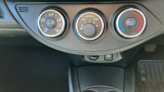 Toyota Yaris 1.33 VVT-i Icon 5dr Petrol Hatchback